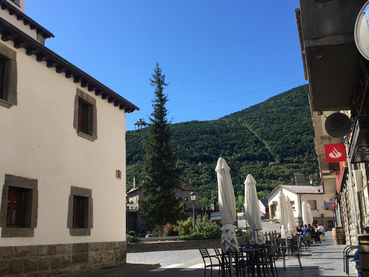 Апартаменты Biescas-Pirineo-Relax Экстерьер фото